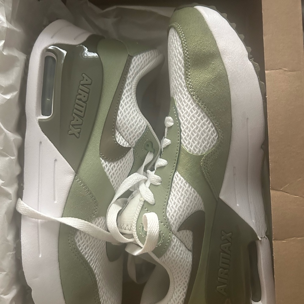 Nike Air Max Systm in White and Olive